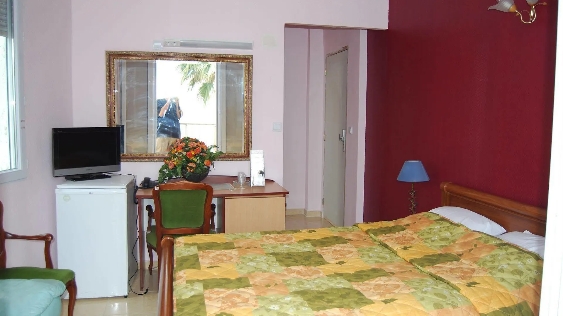 ניס Hotel Azur 2*,  צרפת