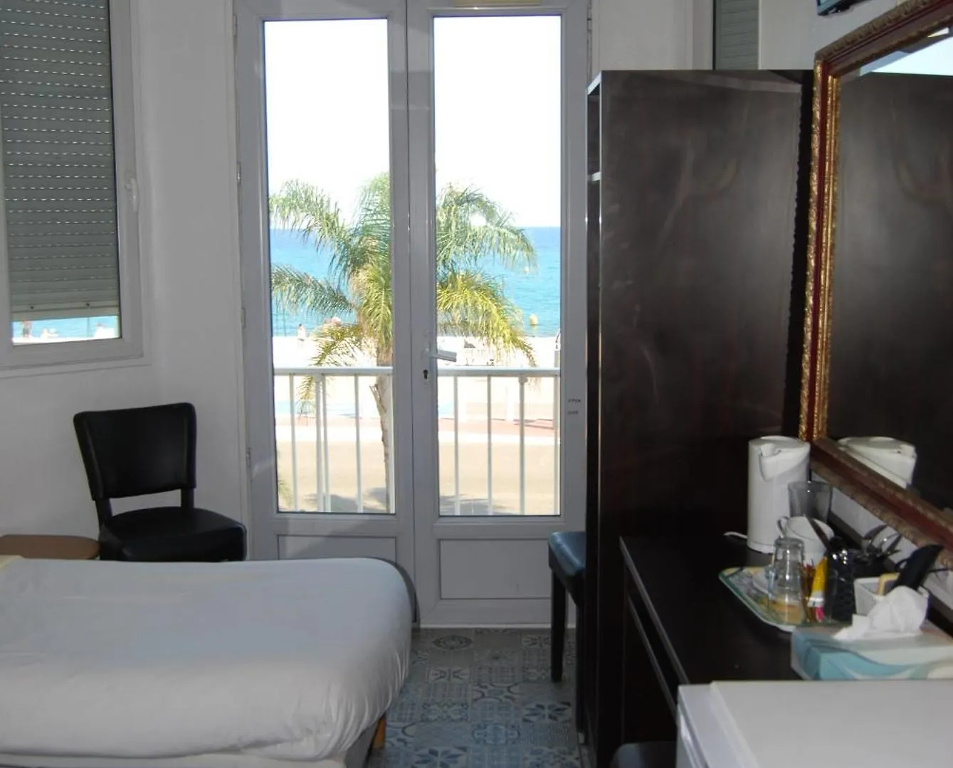 Hotel Azur Νίκαια 2*,